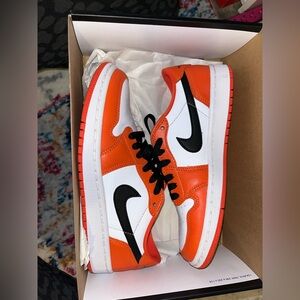 Jordan Air 1 Low OG in Orange and White